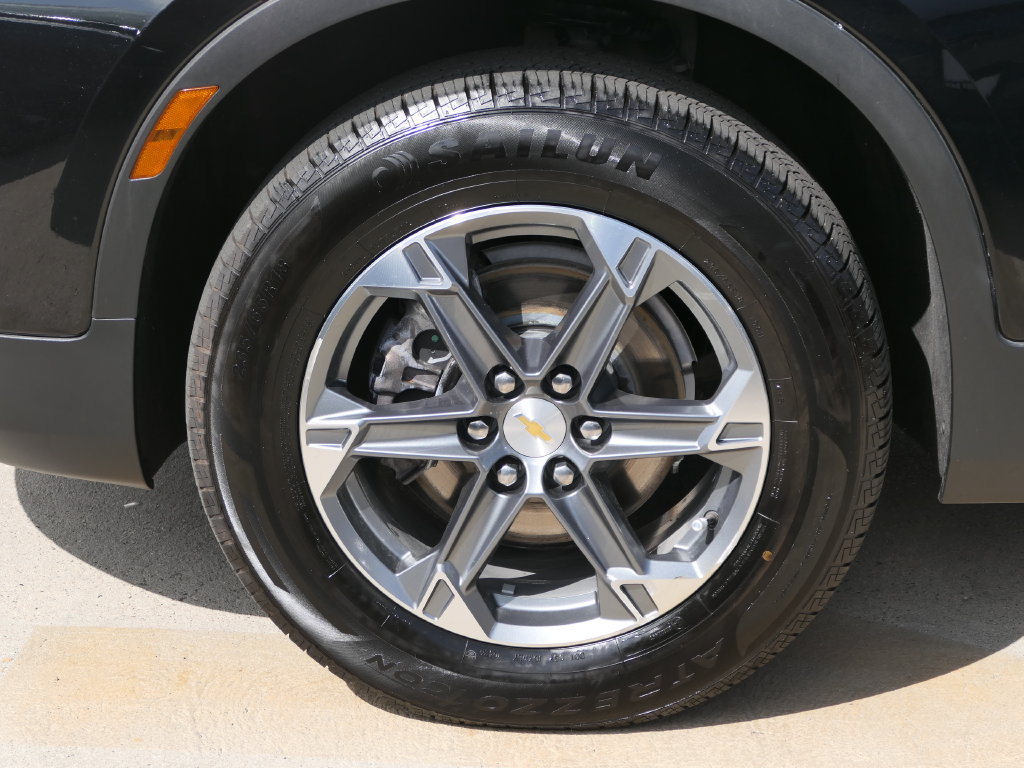 Used 2025 Chevrolet Blazer LT FWD image 8