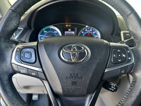Used 2017 Toyota Camry XLE w/ Moonroof Package FWD image 27