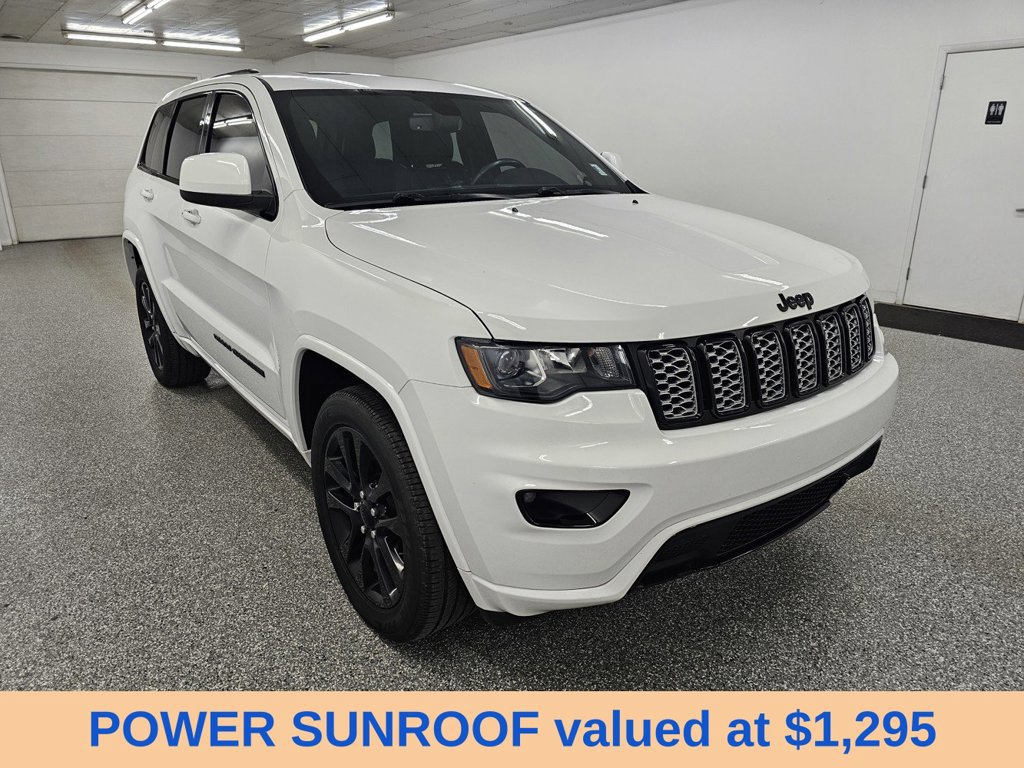 Used 2019 Jeep Grand Cherokee Altitude AWD/4WD image 3