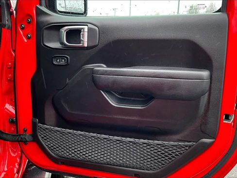 Used 2024 Jeep Wrangler Sport S w/ Convenience Group AWD/4WD image 12