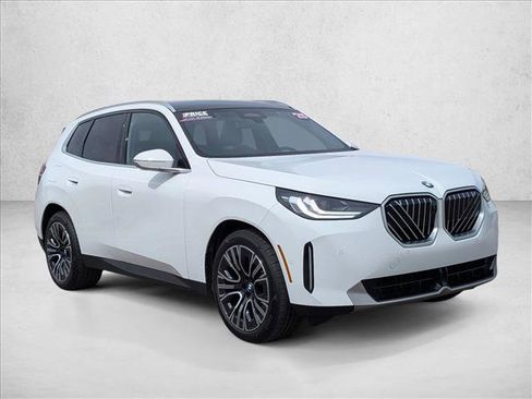 Certified 2025 BMW X3 xDrive30i w/ Premium Package AWD/4WD image 3
