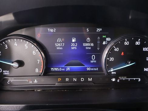 Used 2020 Ford Explorer XLT w/ Equipment Group 202A image 4