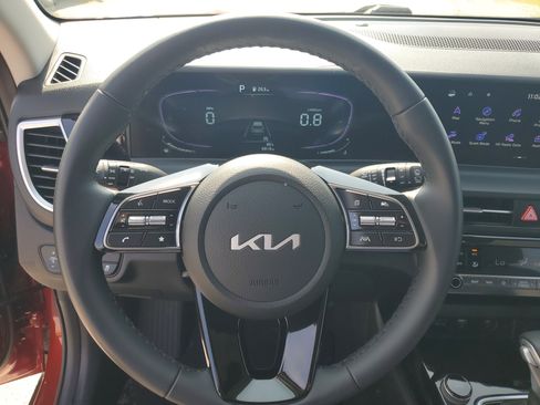 Used 2025 Kia Seltos S image 15