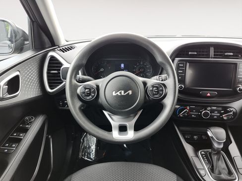 Used 2022 Kia Soul LX w/ Technology Package FWD image 12