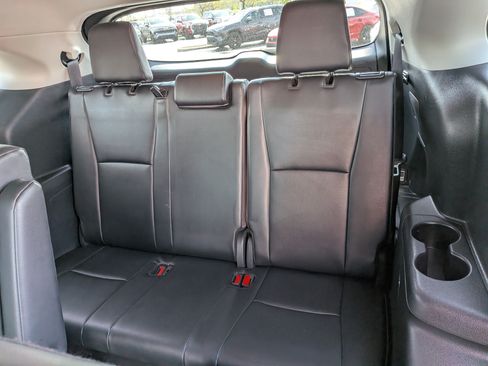 Certified 2025 Toyota Highlander XLE AWD/4WD image 22