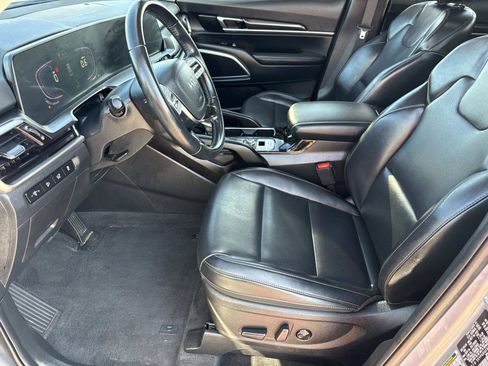 Used 2025 Kia Telluride S AWD/4WD image 13
