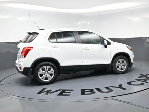 Used 2019 Chevrolet Trax LS FWD image 16