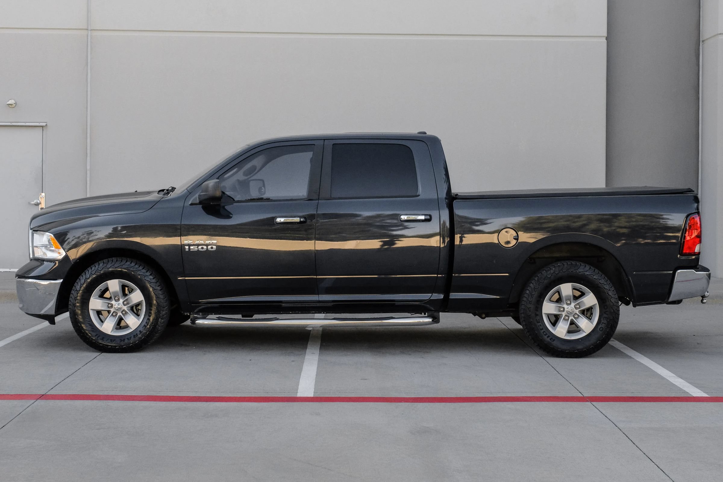 Used 2017 RAM 1500 Classic SLT RWD image 16
