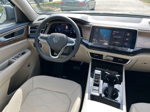 New 2026 Volkswagen Atlas SE FWD image 9