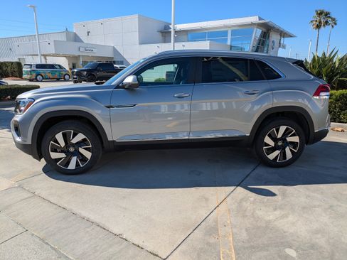 New 2026 Volkswagen Atlas Cross Sport SEL AWD/4WD image 7