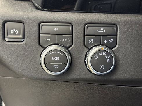 New 2026 GMC Sierra 2500 SLE image 27