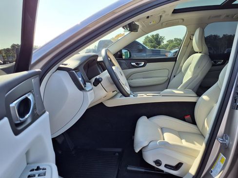 Used 2025 Volvo XC60 B5 Ultra w/ Protection Package Premier AWD/4WD image 25