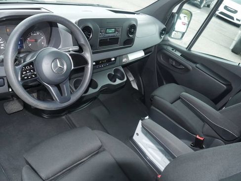 Used 2021 Mercedes-Benz Sprinter 2500 image 12