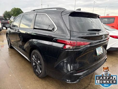 Used 2023 Toyota Sienna XSE w/ XSE Plus Package FWD image 5