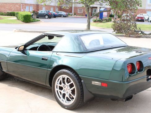 Used 1996 Chevrolet Corvette Convertible RWD image 4