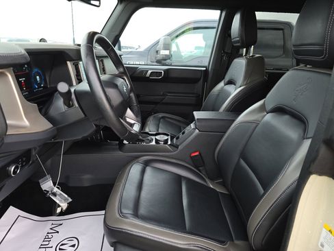 Used 2025 Ford Bronco Outer Banks image 12