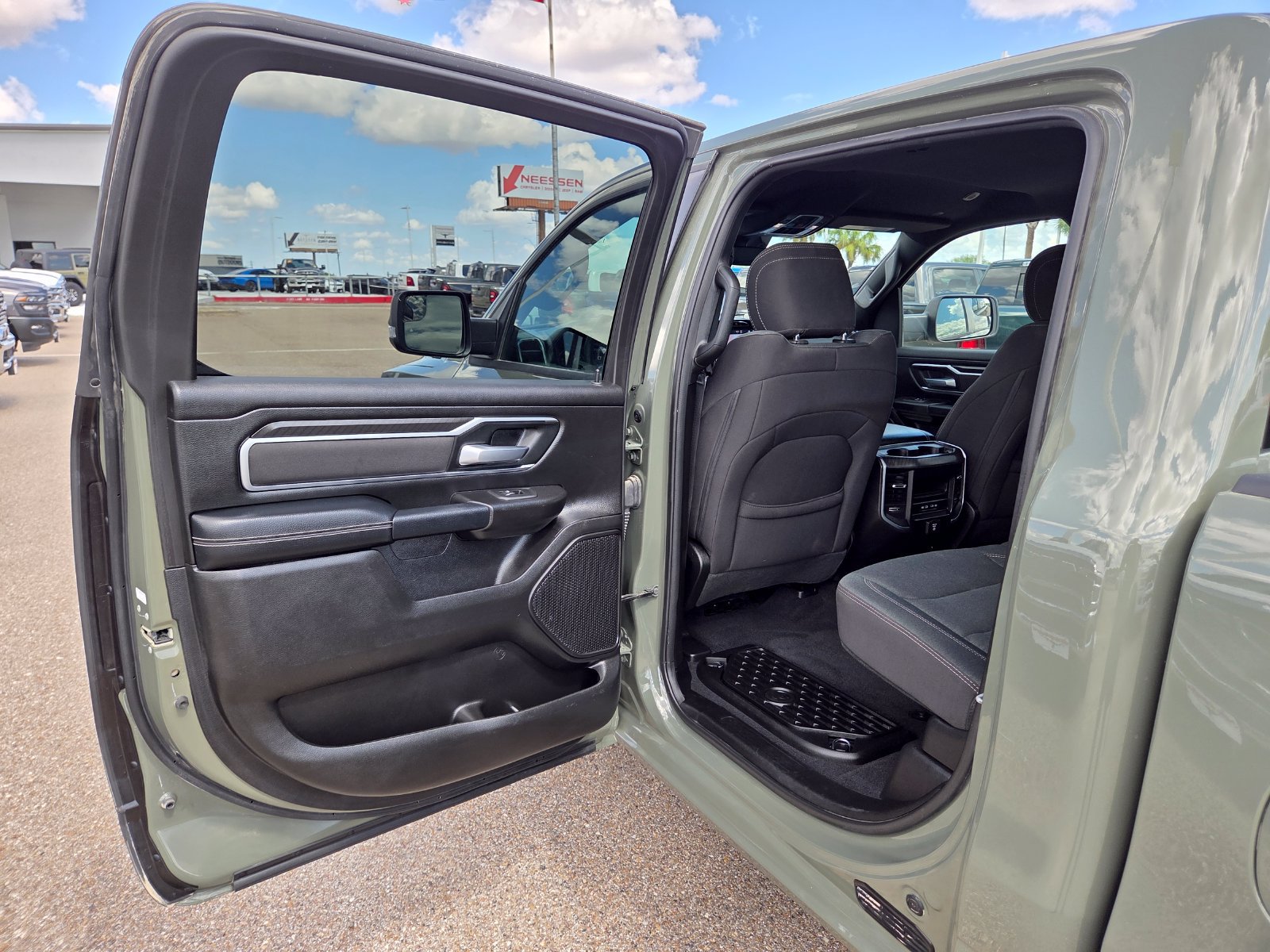 Used 2026 RAM 1500 Big Horn AWD/4WD image 16