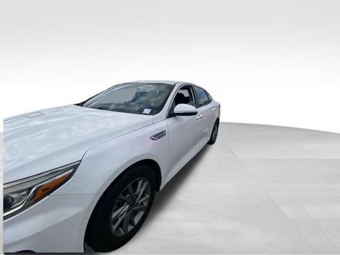 Used 2019 Kia Optima LX image 2