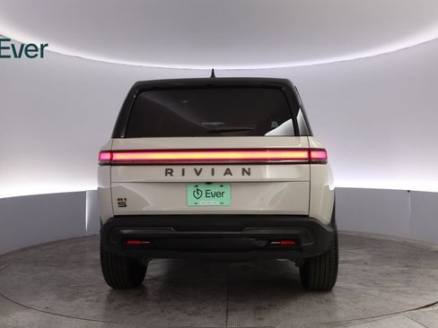 Used 2025 Rivian R1S Adventure AWD/4WD image 15