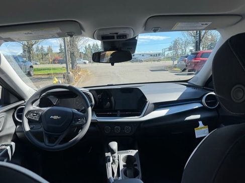 New 2026 Chevrolet Trax LS image 13