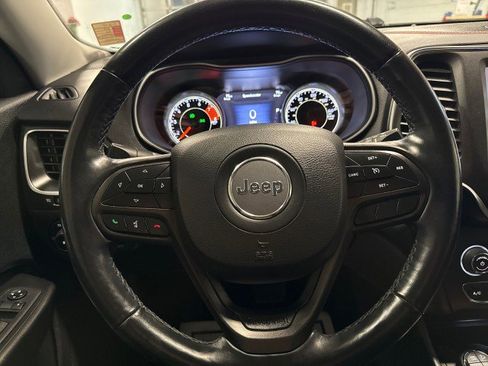 Used 2020 Jeep Cherokee Trailhawk w/ Cold Weather Group image 18