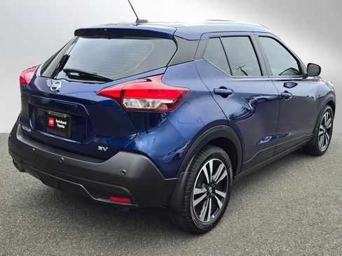 Used 2020 Nissan Kicks SV image 3