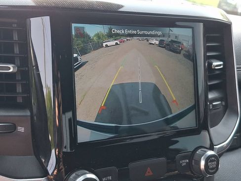 Used 2022 RAM 1500 Laramie AWD/4WD image 3