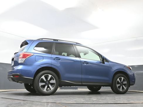 Used 2018 Subaru Forester 2.5i Premium w/ All-Weather Package AWD/4WD image 22