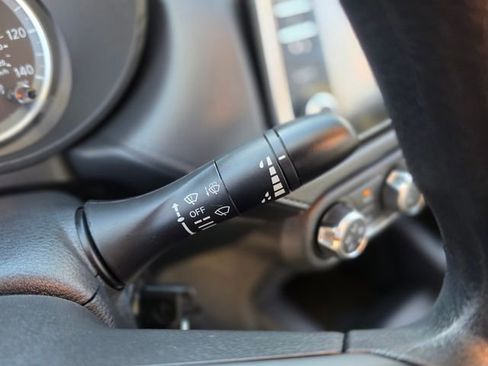 Used 2025 Nissan Versa S FWD image 32