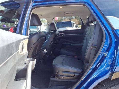 Used 2022 Kia Sorento EX image 18