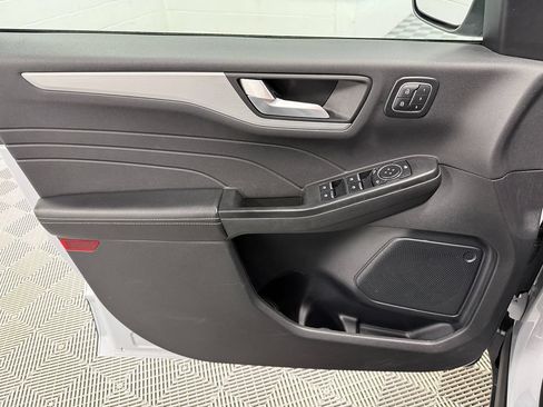 Used 2025 Ford Escape Platinum AWD/4WD image 9
