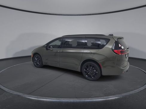 New 2027 Chrysler Pacifica Limited w/ Family Tech Group AWD/4WD image 10