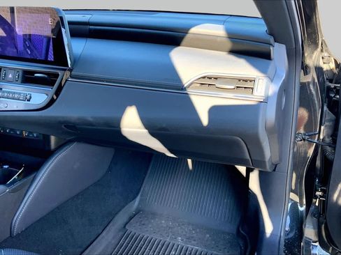 Used 2024 Lexus ES 350 Ultra Luxury w/ Accessory Package (Z2) FWD image 19