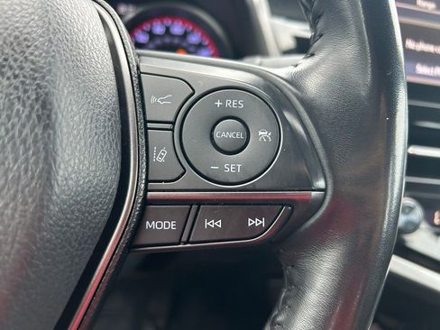 Used 2022 Toyota Camry XSE image 18