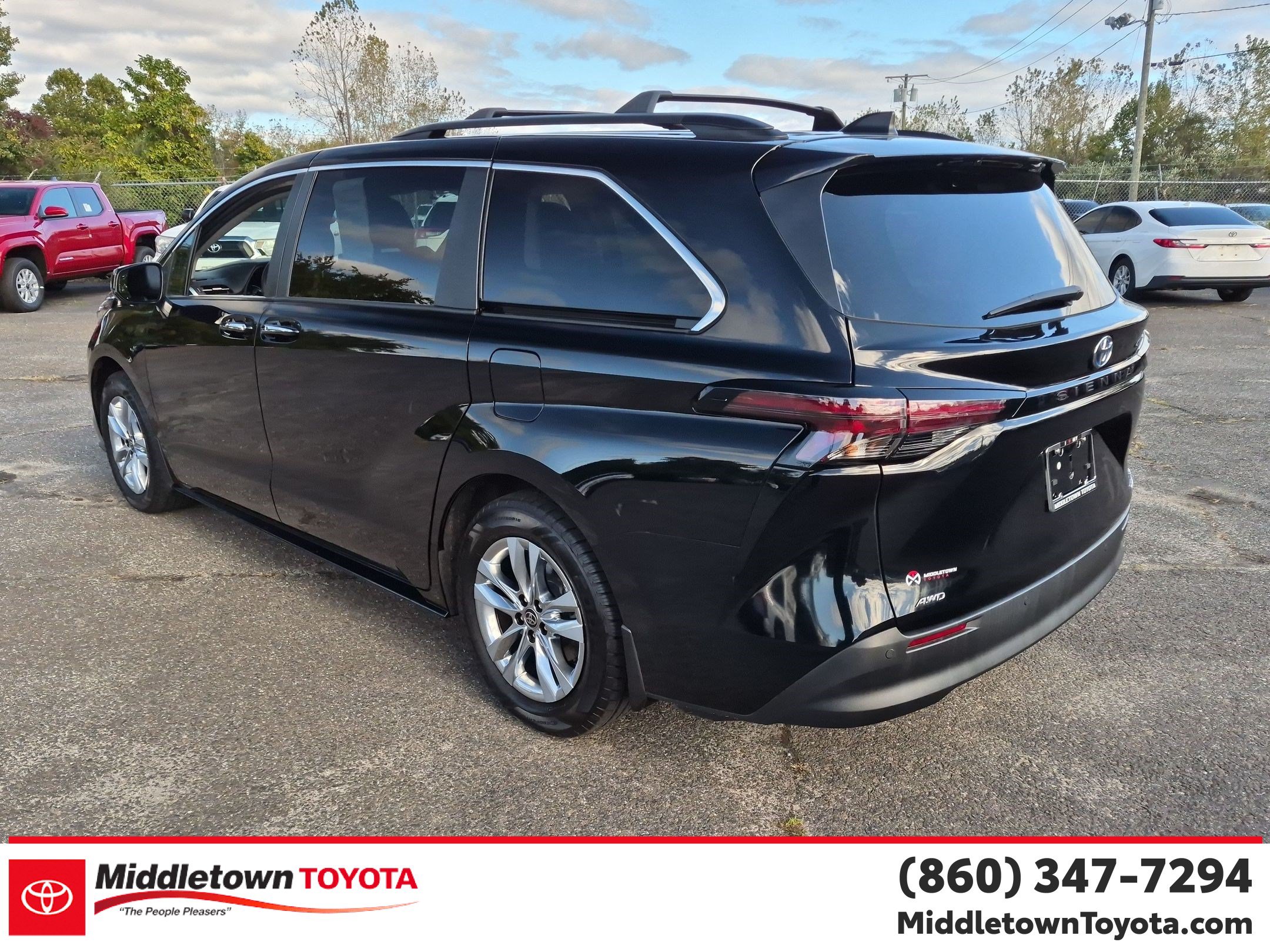 Certified 2024 Toyota Sienna XLE w/ XLE Plus Package AWD/4WD image 5