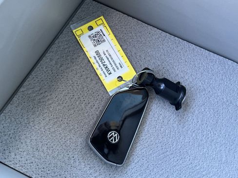 Used 2025 Volkswagen Atlas SEL Premium R-Line image 34