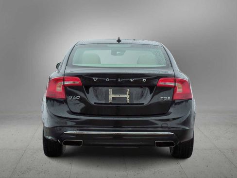 Used 2016 Volvo S60 T5 Inscription Platinum image 7