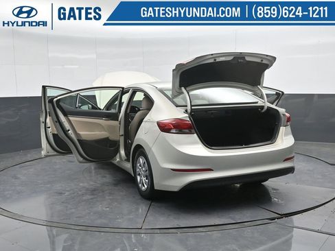 Used 2017 Hyundai Elantra SE w/ Cargo Package image 55