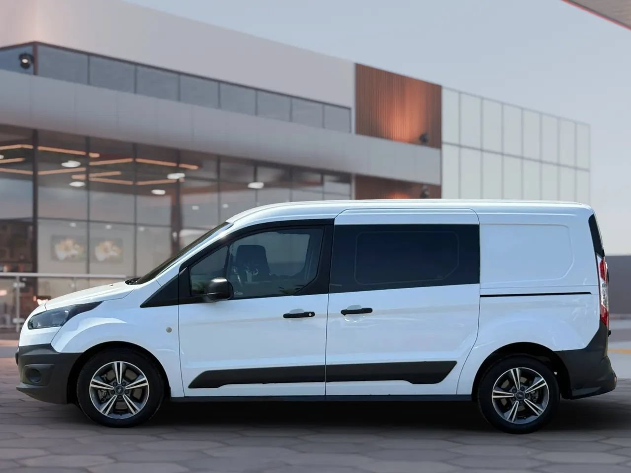 Used 2015 Ford Transit Connect XL FWD image 3