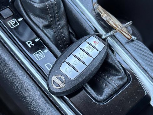 Used 2025 Nissan Altima 2.5 SV FWD image 21