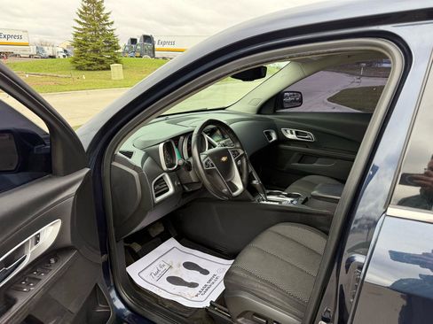 Used 2017 Chevrolet Equinox LT w/ Convenience Package FWD image 10