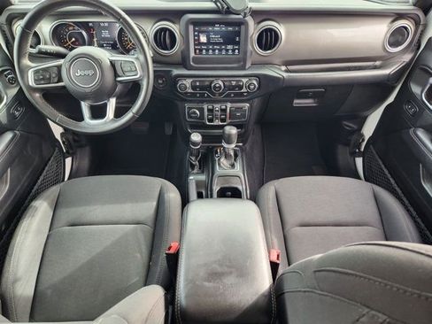 Used 2019 Jeep Wrangler Unlimited Sahara image 27