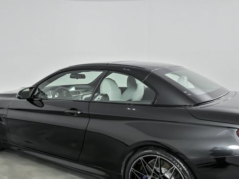 Used 2020 BMW M4 Convertible w/ Competition Package image 21