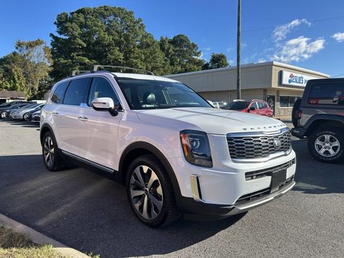 Used 2020 Kia Telluride S w/ S 8 Passenger Seating Package image 3