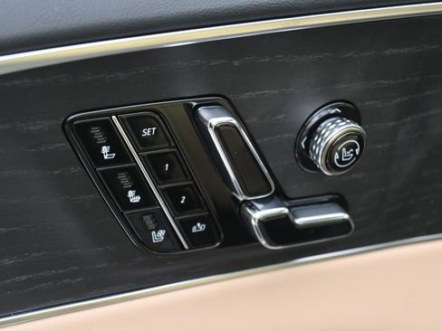 New 2025 Cadillac Lyriq Luxury w/ Nappa Leather Package image 14