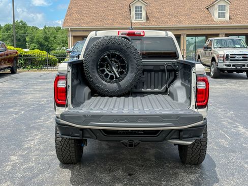 Used 2026 GMC Canyon AT4X w/ AT4X AEV Edition AWD/4WD image 40