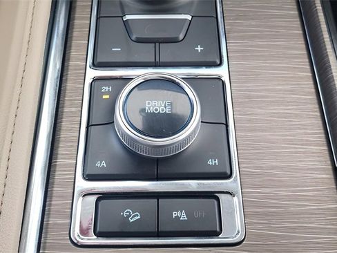 Used 2024 Ford Expedition Limited image 35