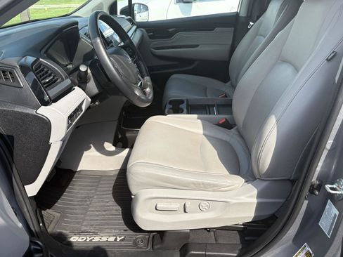 Used 2024 Honda Odyssey Touring image 4