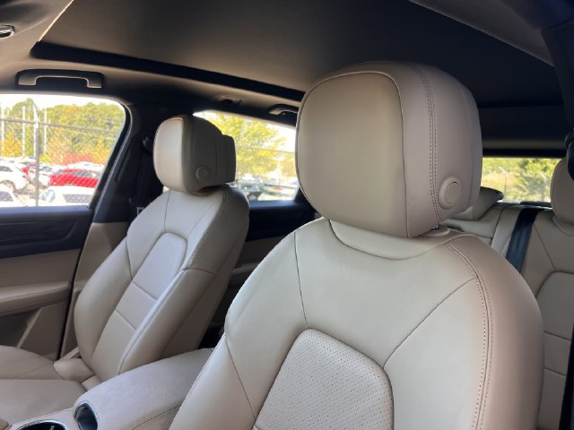 Used 2019 Porsche Cayenne AWD/4WD image 14