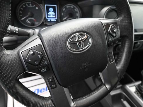 Used 2023 Toyota Tacoma TRD Off-Road image 12